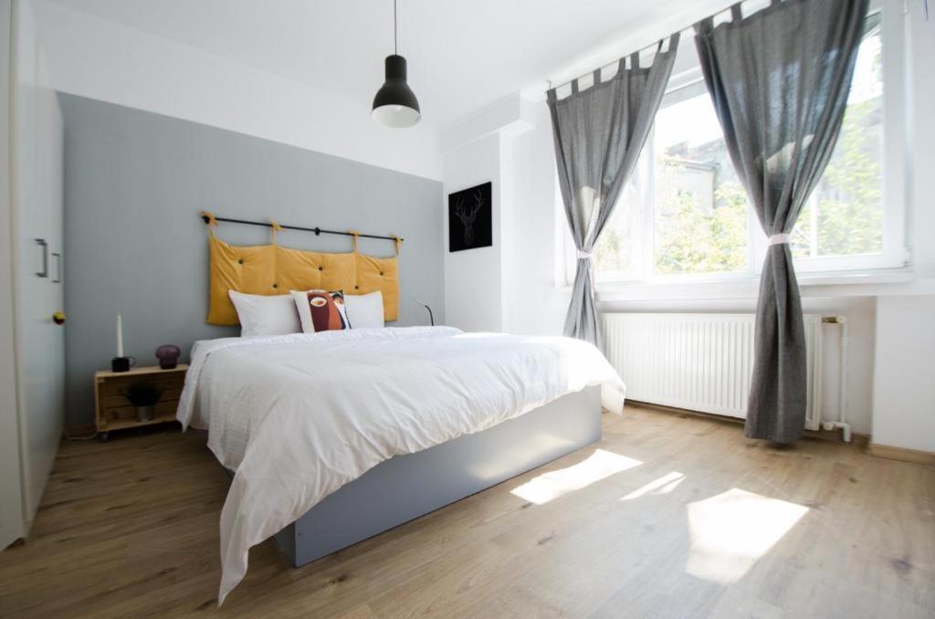 Bright Apartment Near Cismigiu And Old Town بوخارست المظهر الخارجي الصورة