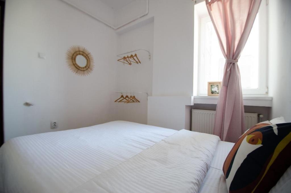Bright Apartment Near Cismigiu And Old Town بوخارست المظهر الخارجي الصورة